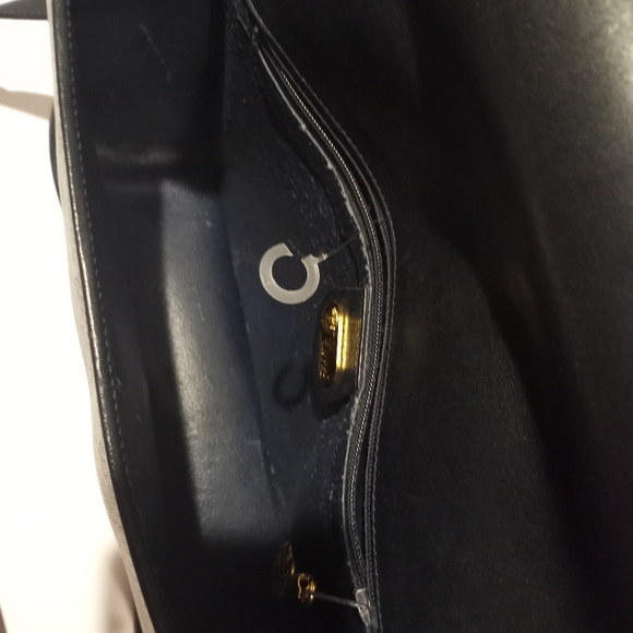 Authentic Vintage Gucci Micro GG Supreme Crossbody - Picture 13 of 16